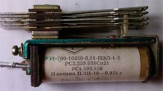 Для чего в радиодеталях времен СССР использовалось большое количество драгоценных металлов