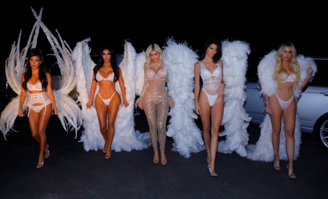 Victoria's Secret после попыток в «инклюзивность» возвращается к гиперсексуальным истокам из-за падения