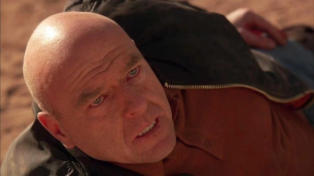 12 лет собирался с мыслями: Хэнк из «Во все тяжкие» объяснил уникальность лучшей серии в истории сериала