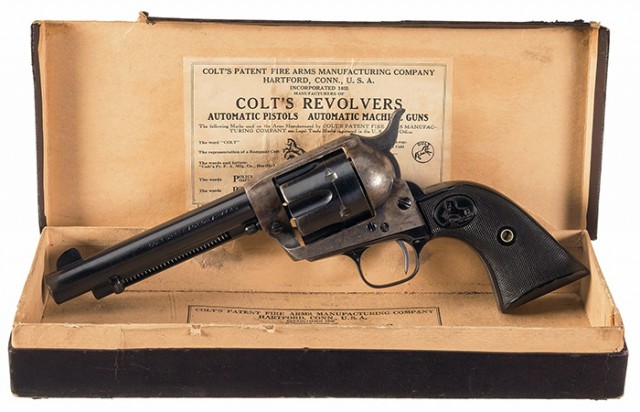 Почему на Диком Западе 6-зарядные револьверы заряжали пятью патронам?