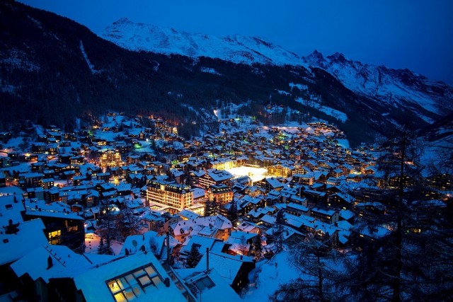 Зимний вечер в Швейцарии