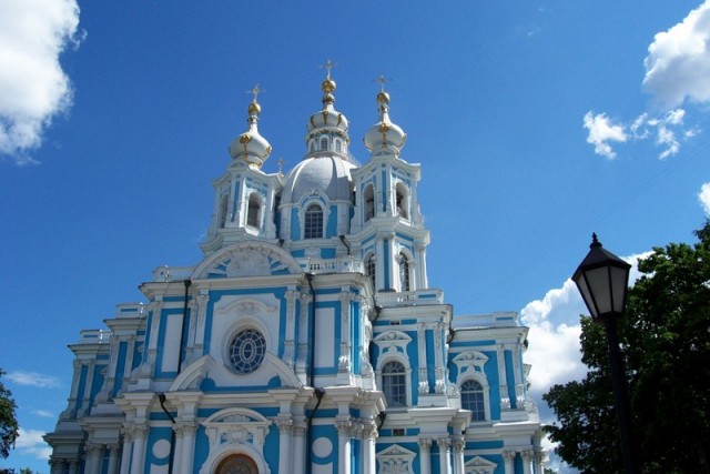 Памятники и здания. Двойники.