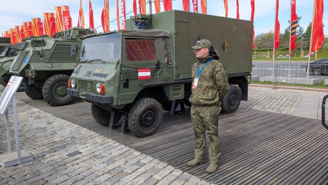 Выставка трофейной техники на Поклонке