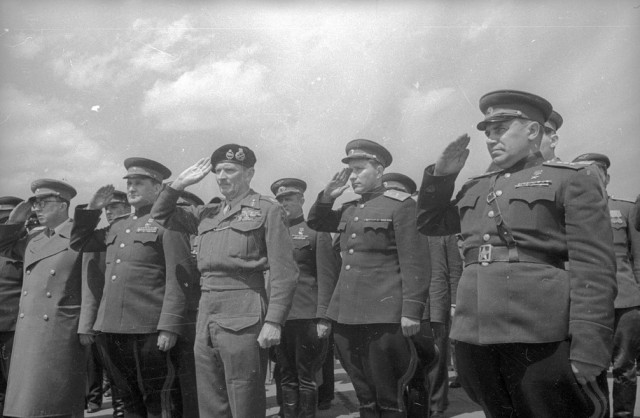 Фотограф Евгений Халдей