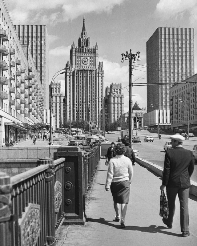 Москва и москвичи. Двадцатый век. 21.04.25