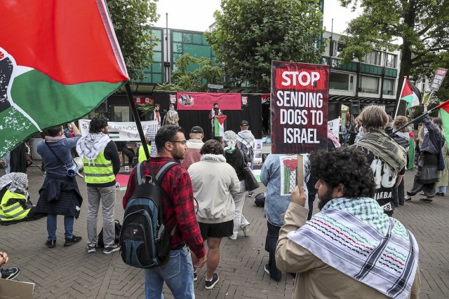 Перестаньте посылать собак в Израиль!