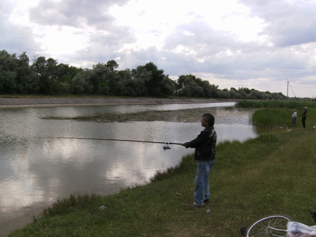 Киев почти перекрыл воду в Крым