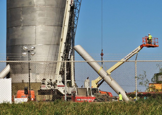 Космический корабль SpaceX загорелся во время запуска