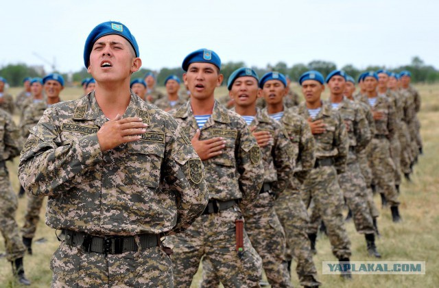 Самая забавная и необычная форма армий мира