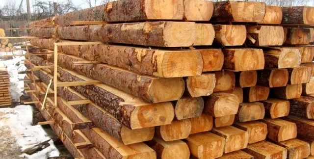 Россия вводит запрет на экспорт необработанной древесины