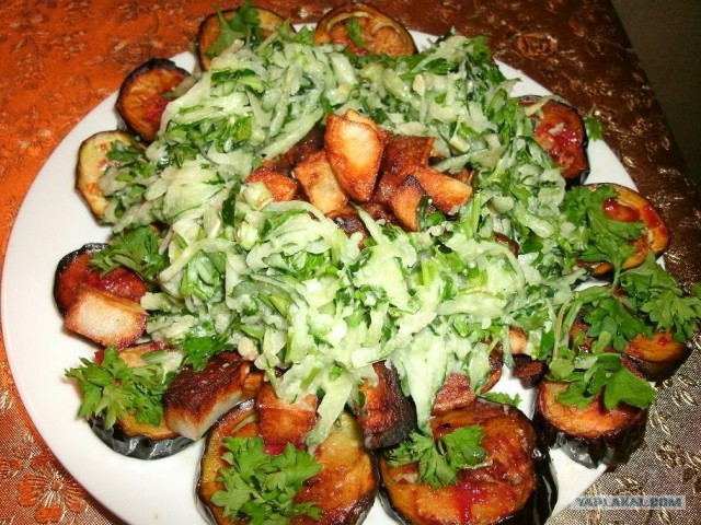 Пятничные посиделки на теплотрассе ©