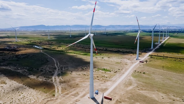 Первая очередь Новолакской ВЭС введена в промышленную эксплуатацию
