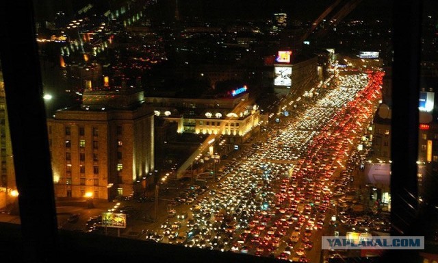 Жить в Москве- то, что за окном и каждый день