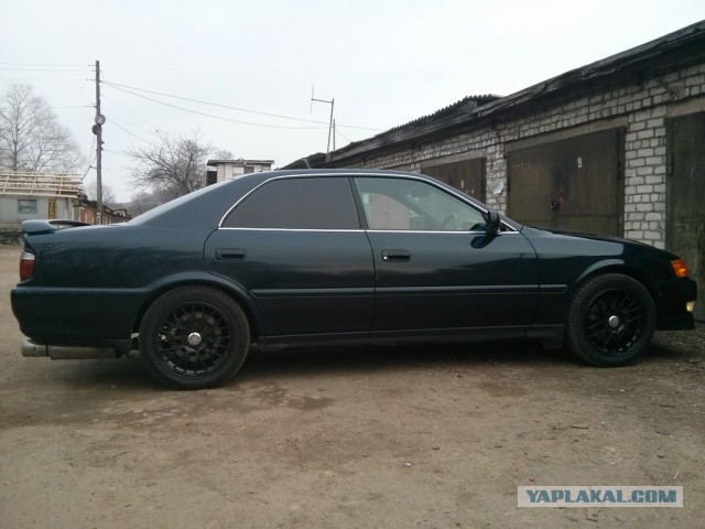 За стеной: необычная находка Toyota Mark II 1984