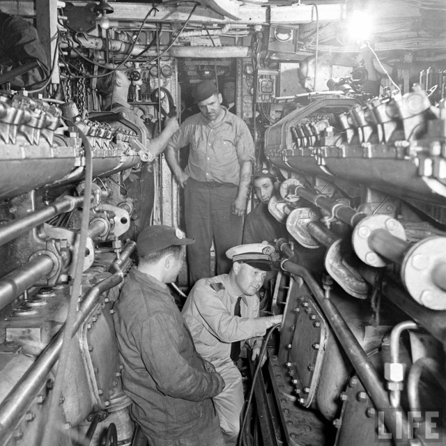 " Веселый Роджер" над субмариной