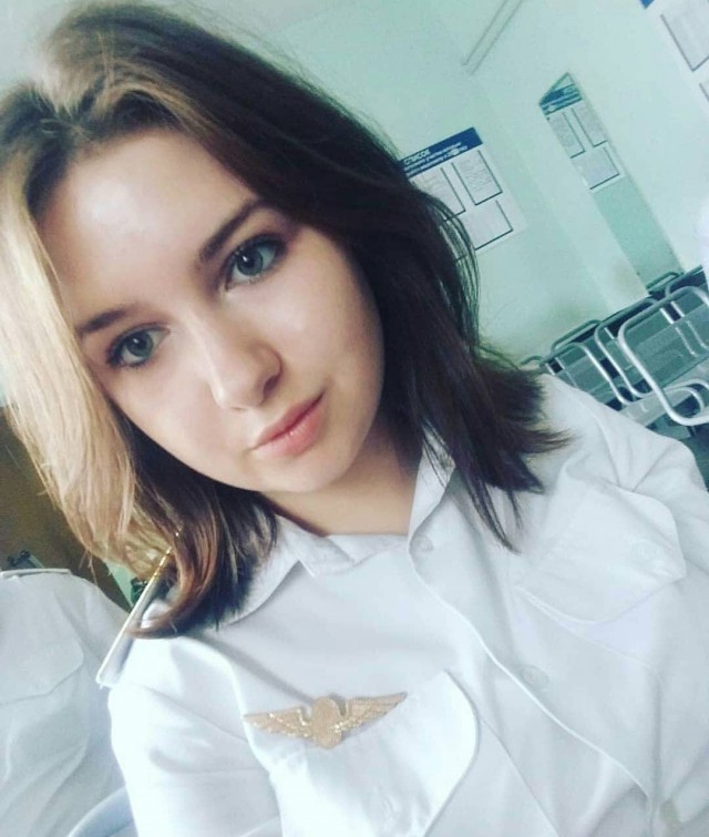 Приятные взгляду сотрудницы железной дороги