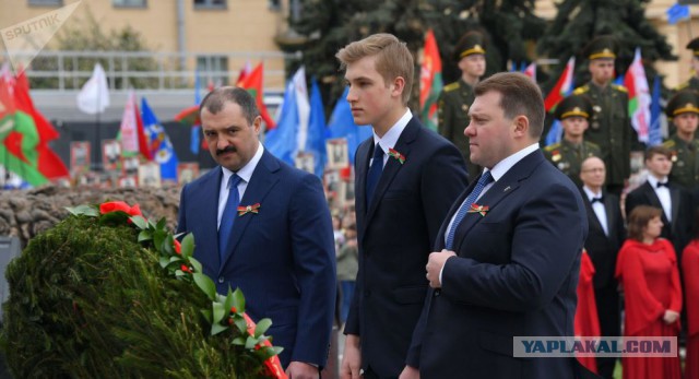 Колян уже батю перерос
