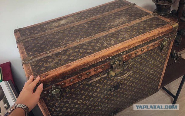 На Украине бабуля хранила зерно в сундуке Louis Vuitton 1880 года