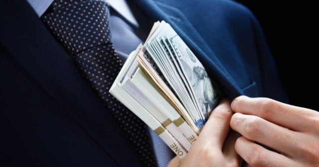Директор среднеобразовательной школы воровал продукты для детей
