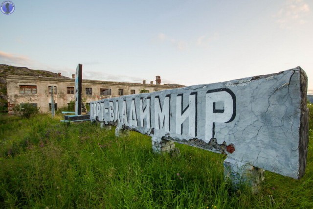 Заброшенная в Арктике ВМБ "Порт-Владимир" на острове Шалим