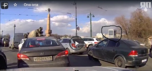 "Ха-ха-ха. Пусть эти лохи в пробке стоят, а я по встречечке поеду!"