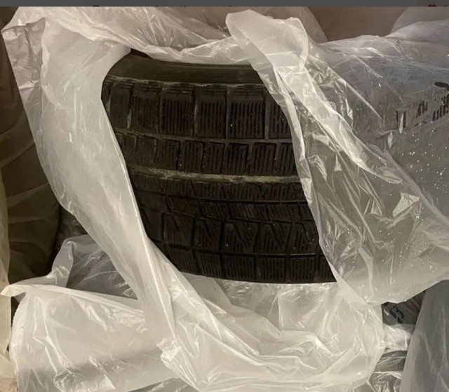 Шины 225\55\17 Bridgestone Blizzak RFT зимние 2 шт