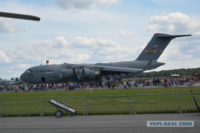 C-17 Globemaster III садиться в Харькове