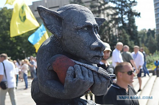 Аятжан Ахметжан: Мне жаль детей, которых отдают в русские школы