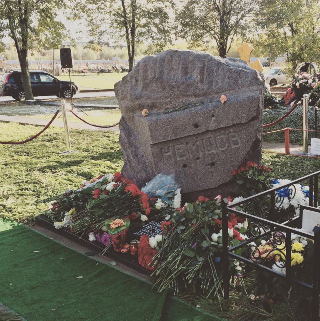 Самые необычные надгробия знаменитостей