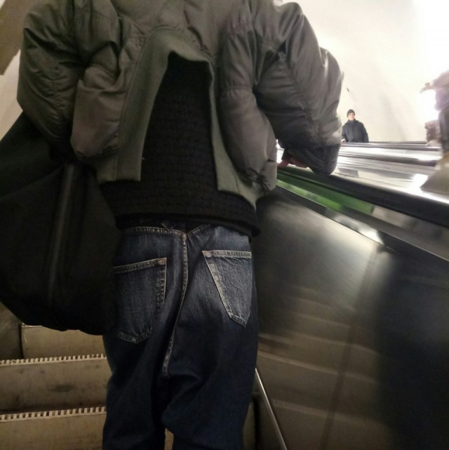 Модники жгут напалмом в метрополитене