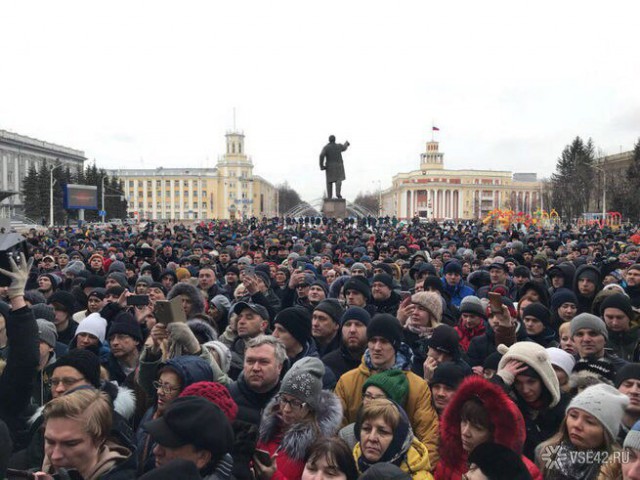 Самолет Путина приземлился в аэропорту Кемерово