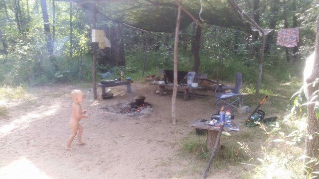 Жизнь в лесу. Двое на ночной рыбалке