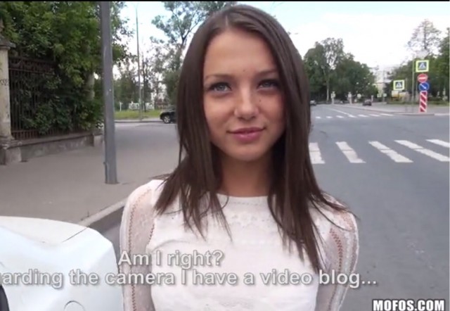 50 прелестных девушек из социальных сетей