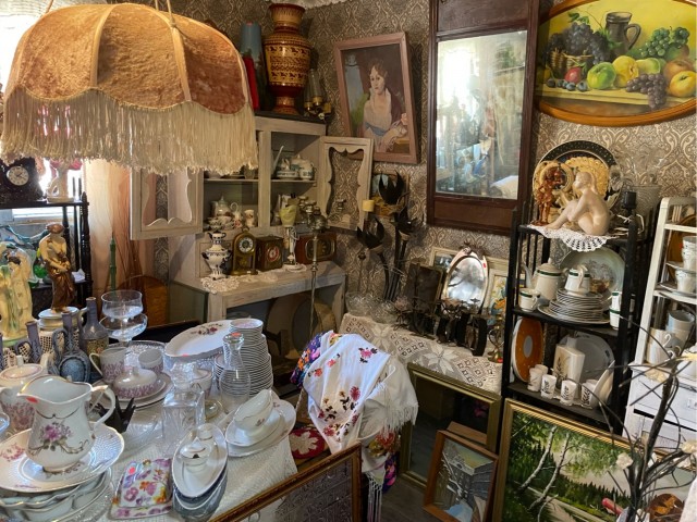 Зашёл в барахолку