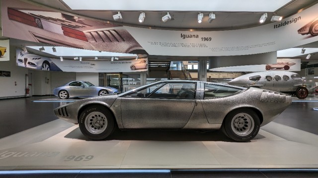 Alfa Romeo museo. Красивых автомобилей пост