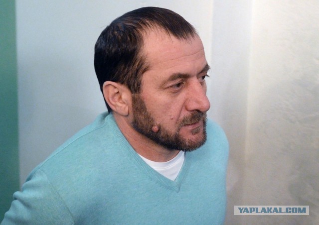 Осужденный за убийство Немцова будет переведен в чеченскую колонию.