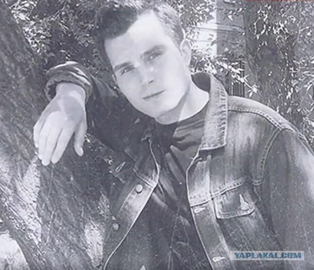 1991 год. Юноша узнал, что его семья виновна в нападении на любимую девушку. И решил отомстить.