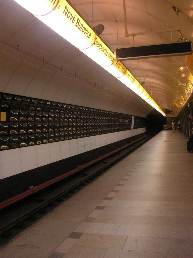 Пражское метро (16 фото)