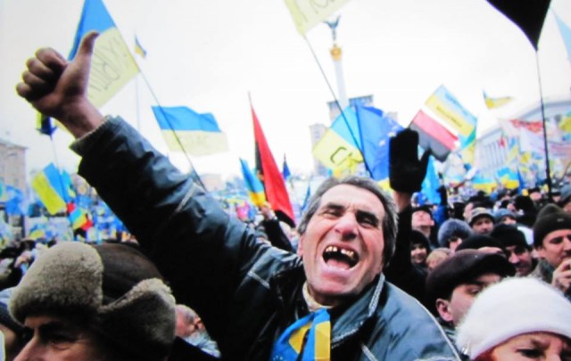 Аэропорты Крыма заблокированы российскими военными