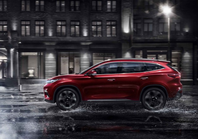 Китайская Chery представила первый кроссовер для Европы