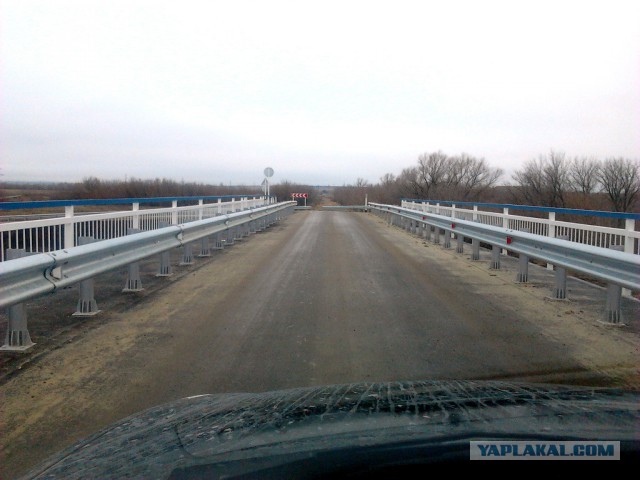 В Кемеровской области груженая фура обрушила мост