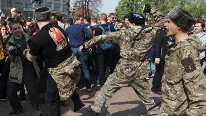 Народ начал прессовать депутатов, которые поддержали повышение пенсионного возраста