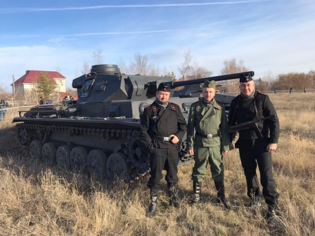 В Белгородской области местные гоняют на танке и хвалятся в соцсетях