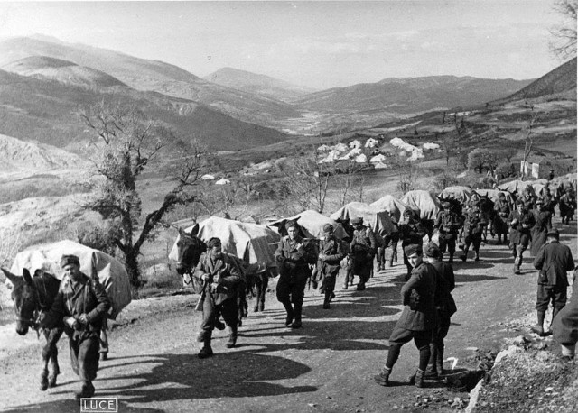 Как британцы устроили кровавую бойню в Греции.1944 год