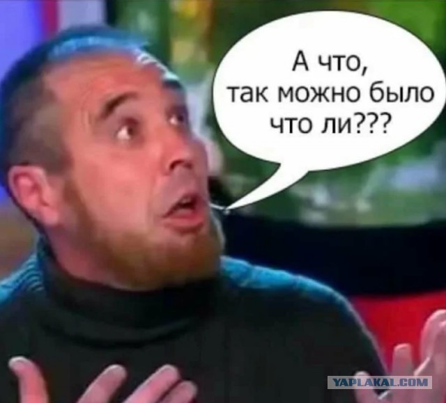 В Краснодаре водитель трамвая не стал дожидаться, пока водители уберут с его пути припаркованные автомобили