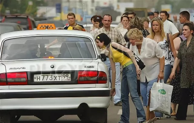 Он был один
