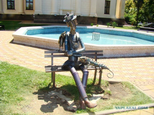 Необычные статуи мира