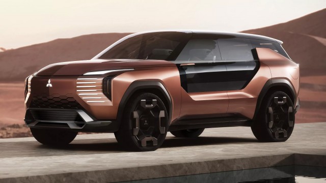Представлен Mitsubishi Elevance — гибридный внедорожник с пятью моторами