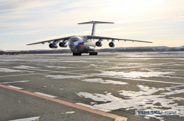 Внутри самолета Ил-76Т.