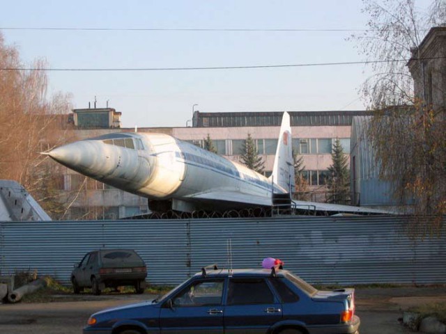 20 самых интересных авиапамятников
